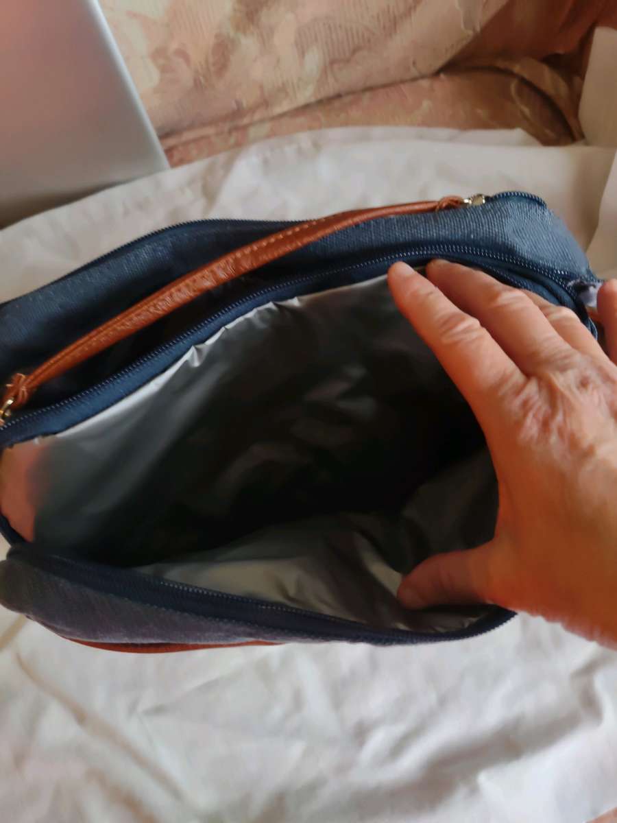 Toiletries case