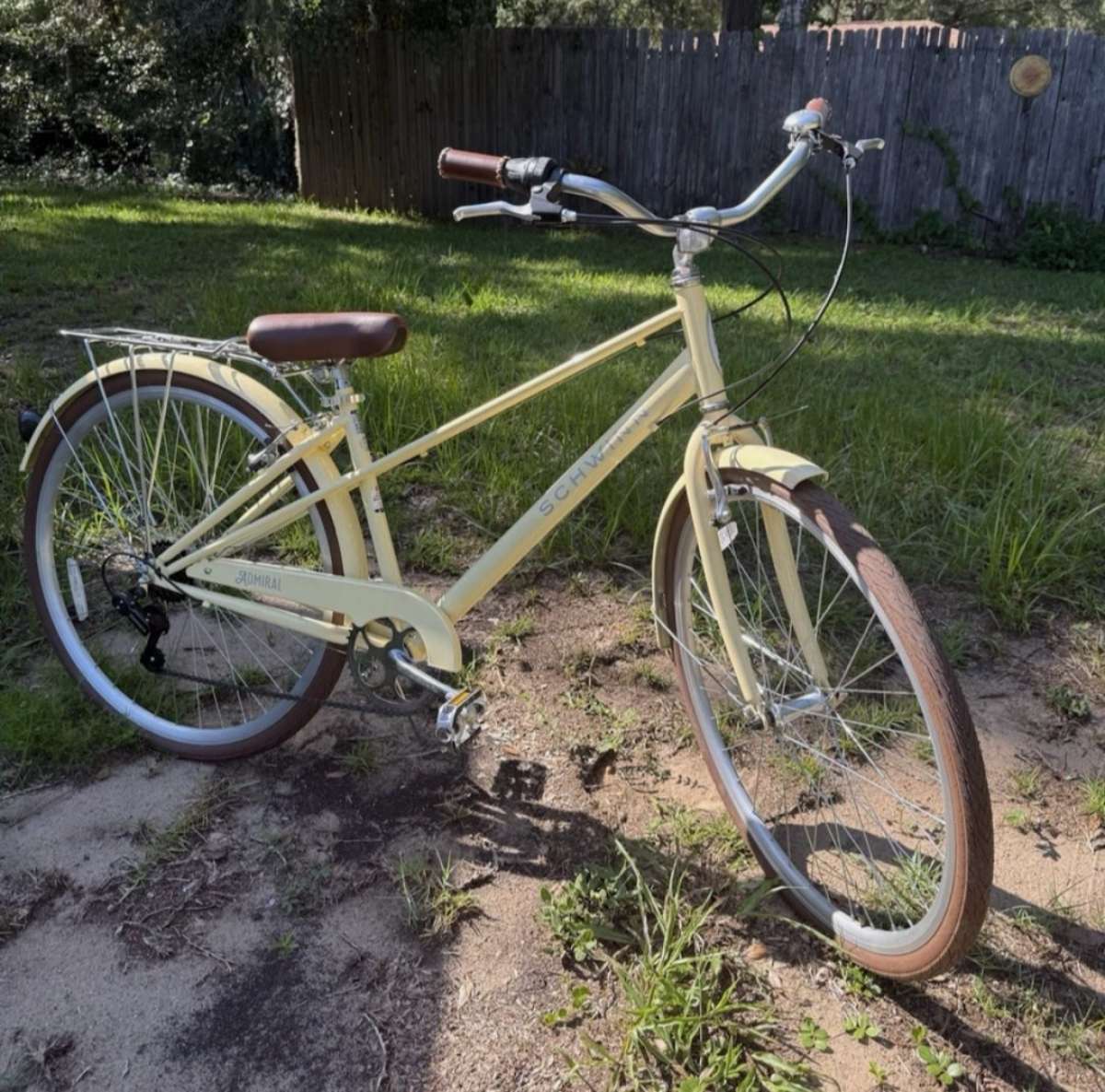 SCHWINN bicycle admiral 700c 7 speed hybrid