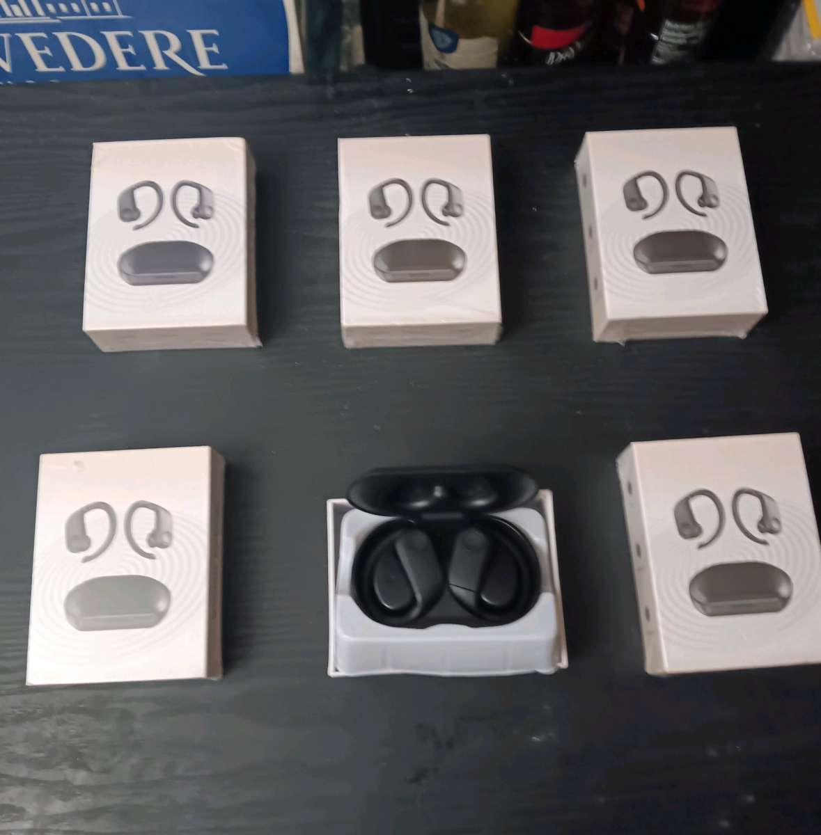 HIGH SOUND WIRELESS EARHOOK HEADSETS