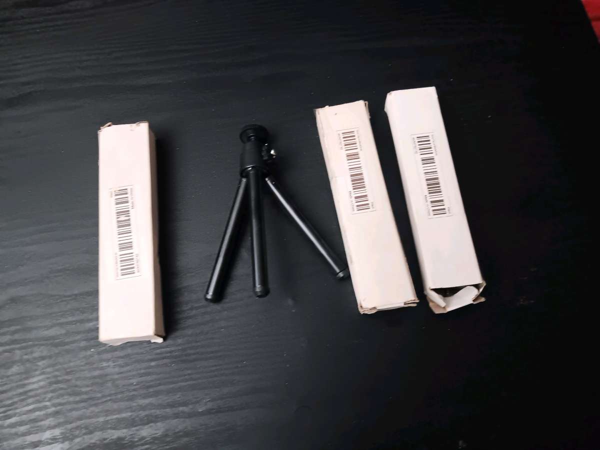 MINI TRIPOD PROJECTOR ADJUSTABLE STAND