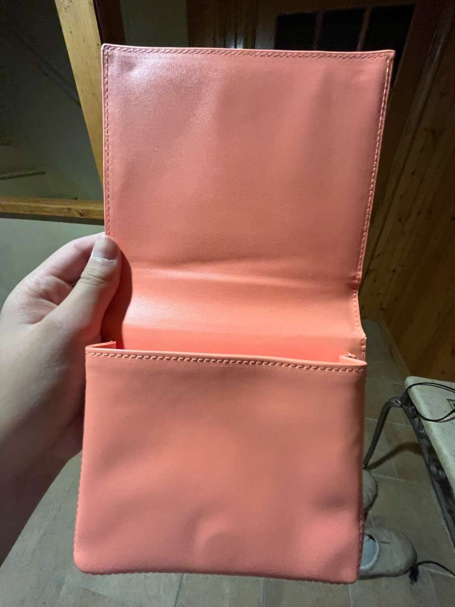 womens Chanel hand bag