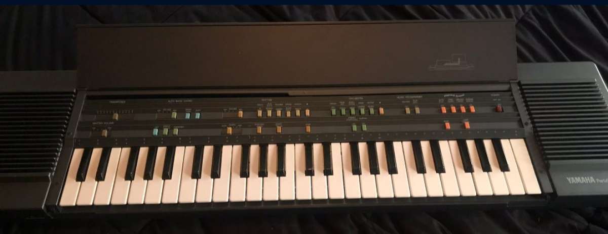 1984 YAMAHA PortaSound PCS 500 Digital Keyboard