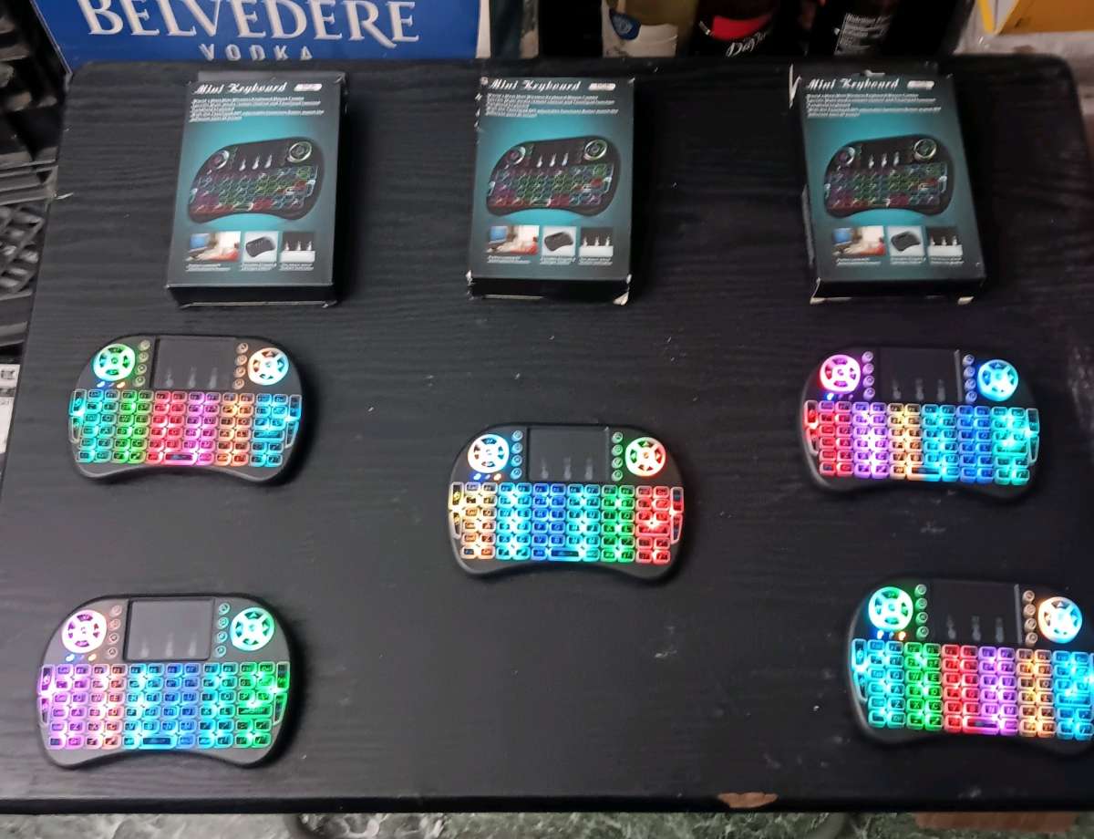 WIRELESS MINI USB KEYBOARD