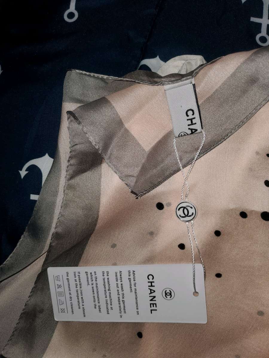 Chanel Elegant Pink and Gray Scarf