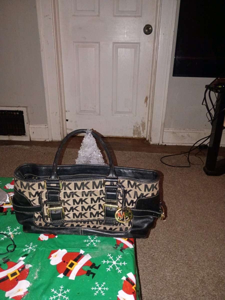 a rectangle handbag Michael kors purse