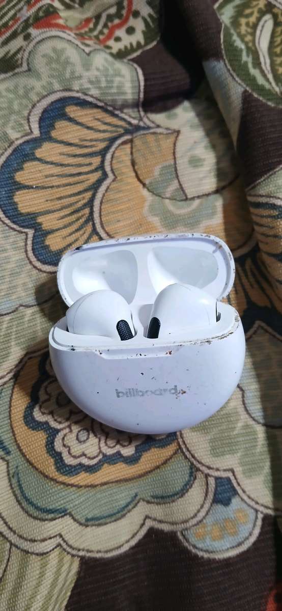 billboard Bluetooth wireless earbuds
