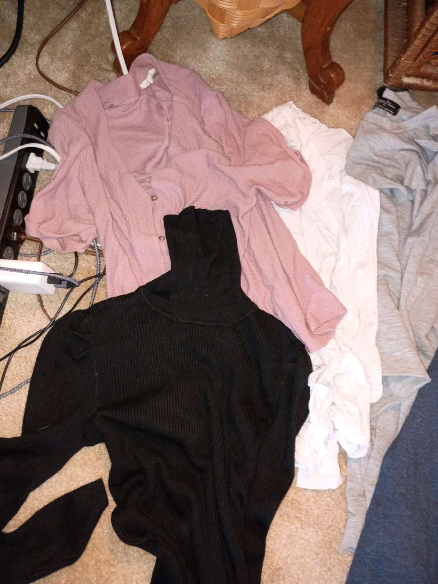 Tons OF Womans Cloths Sizes Very