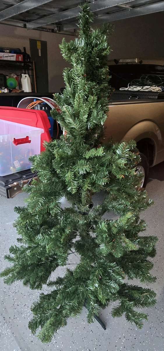 Christmas Tree And Accessories