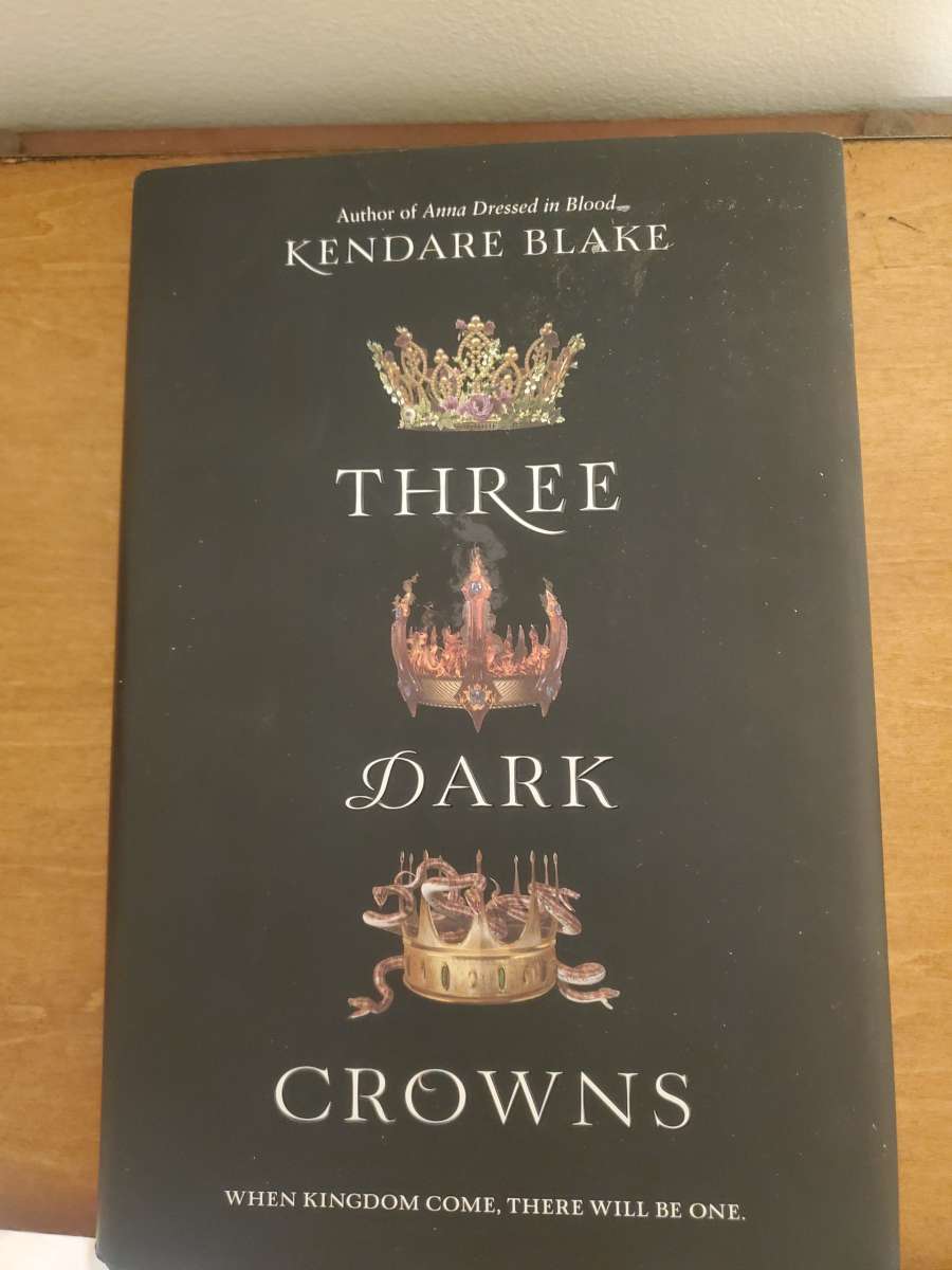 Three Dark Crowns by Kendare Blake Like New Hardcover
