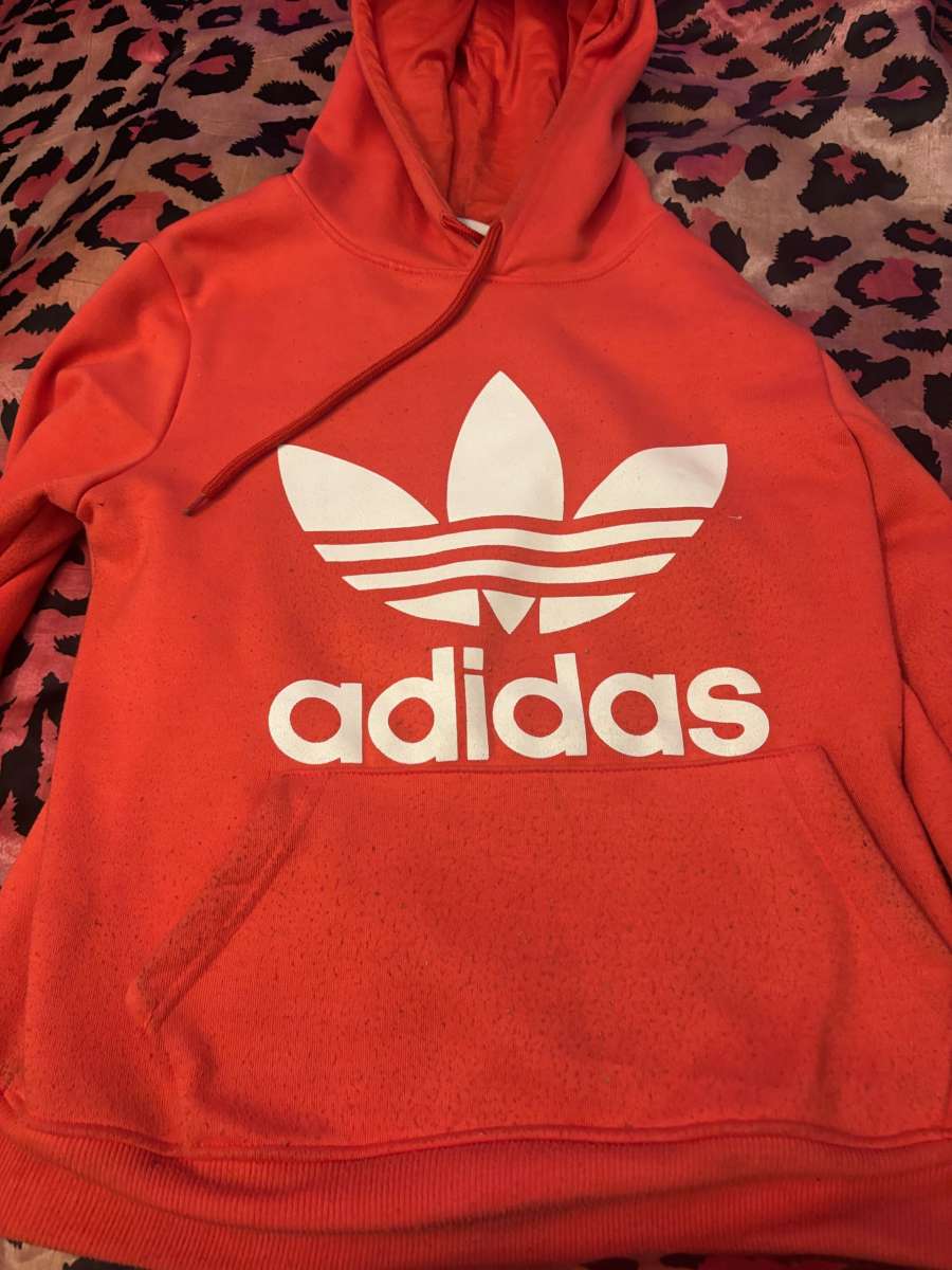 sweat shirt