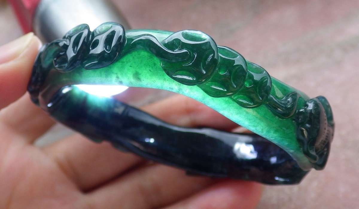 Certificate Jadeite jade Burma  Dark Green Black Flower