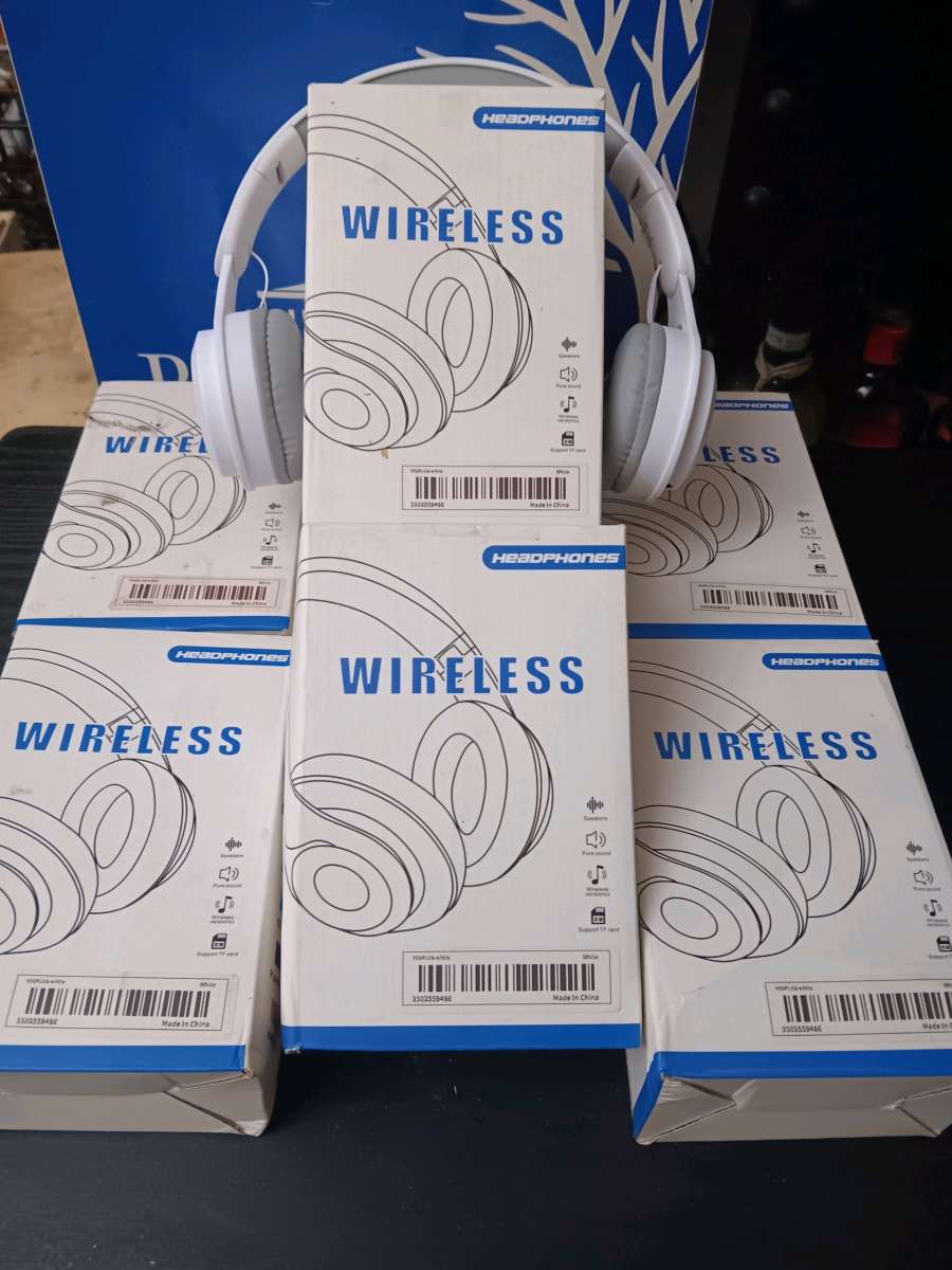 COLOURFUL WIRELESS ADJUSTABLE HEADPHONES