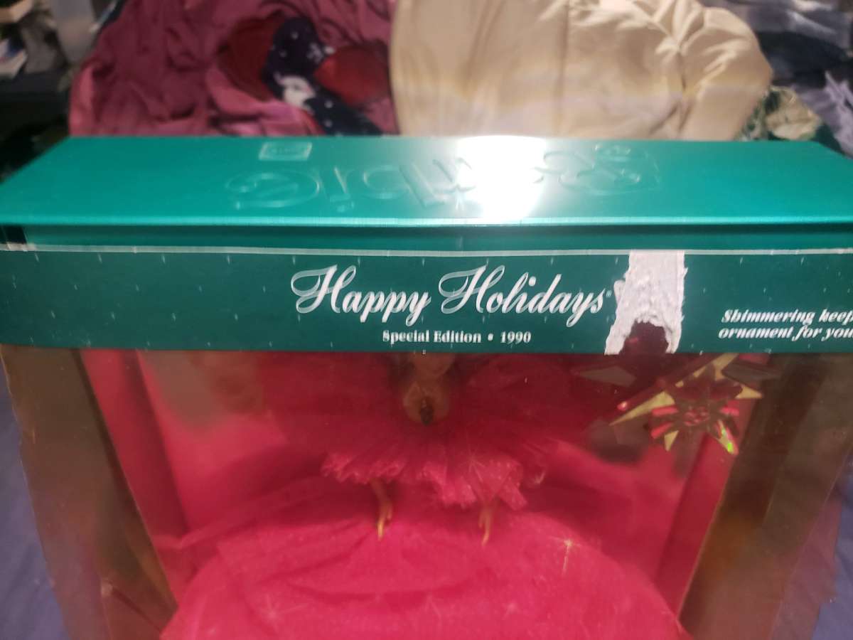 Vintage Happy Holidays Special Edition Barbie 1990