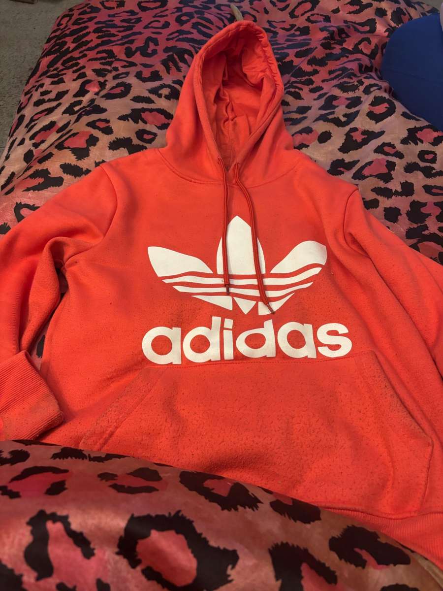 sweat shirt