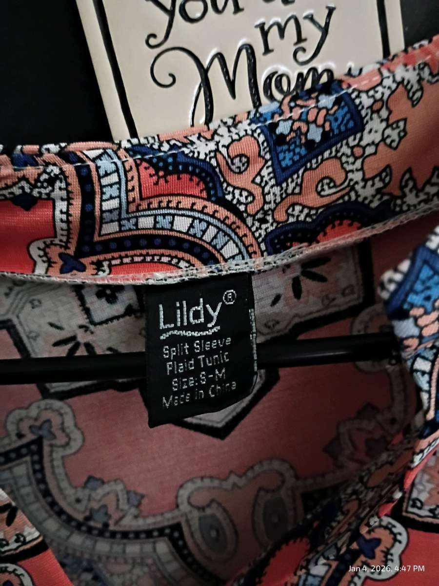 3 quarter length sleeves shirt