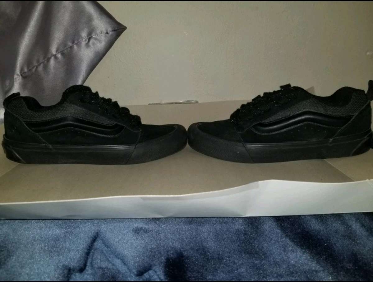 Vans KNU SKOOL SIZE 6 5 GS BOYS