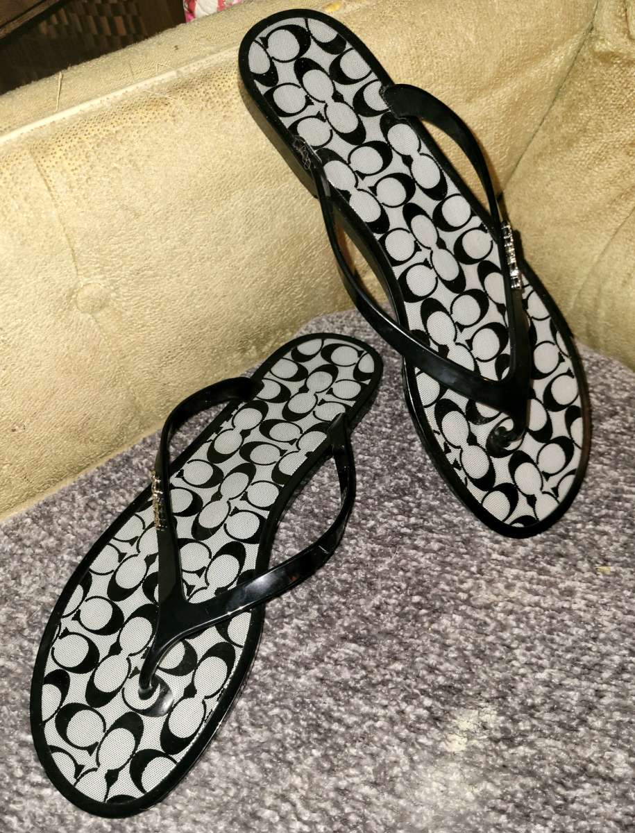 COACH jelly flip flops size 8 NWOT