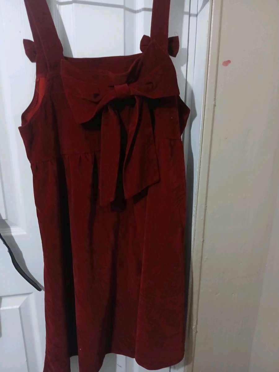 Sleeve less frock with cute bow