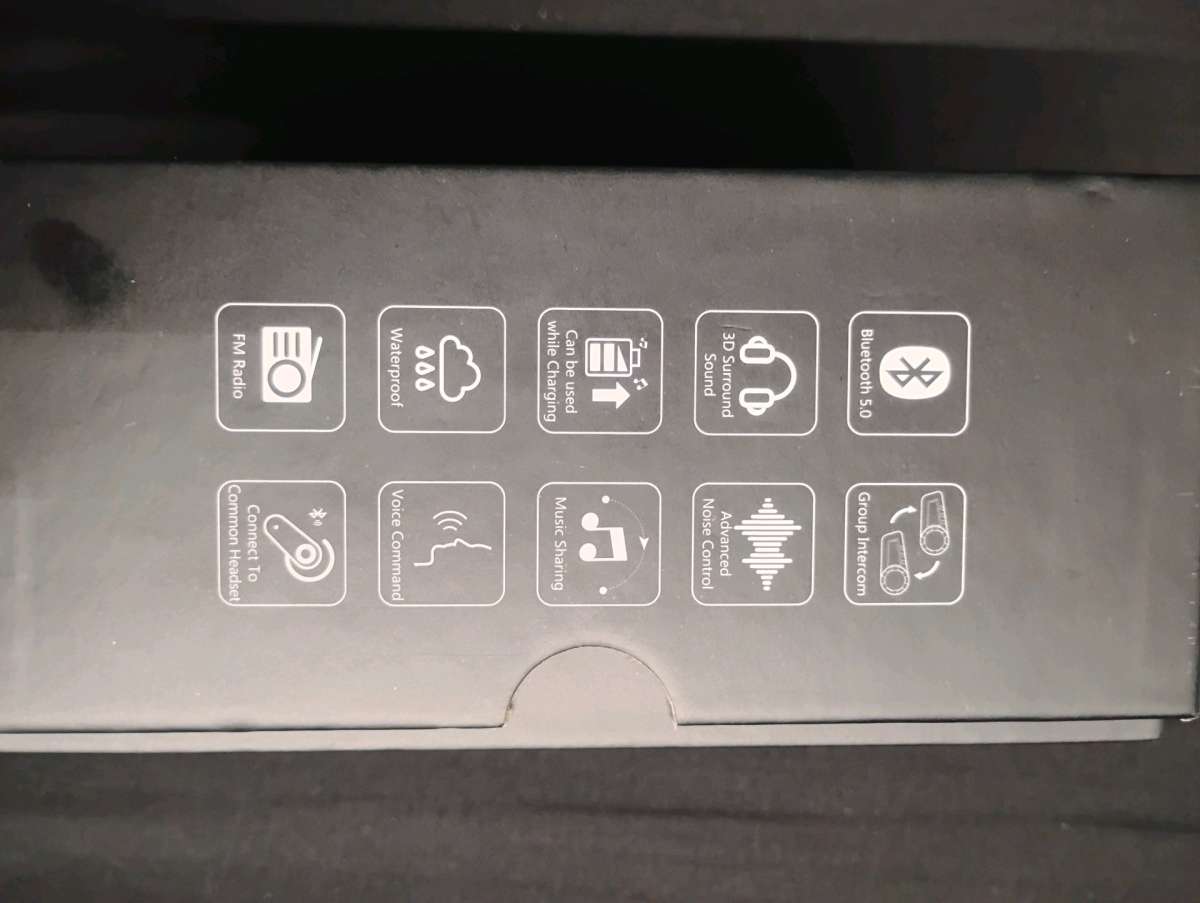 Freed onn helmet Bluetooth intercom