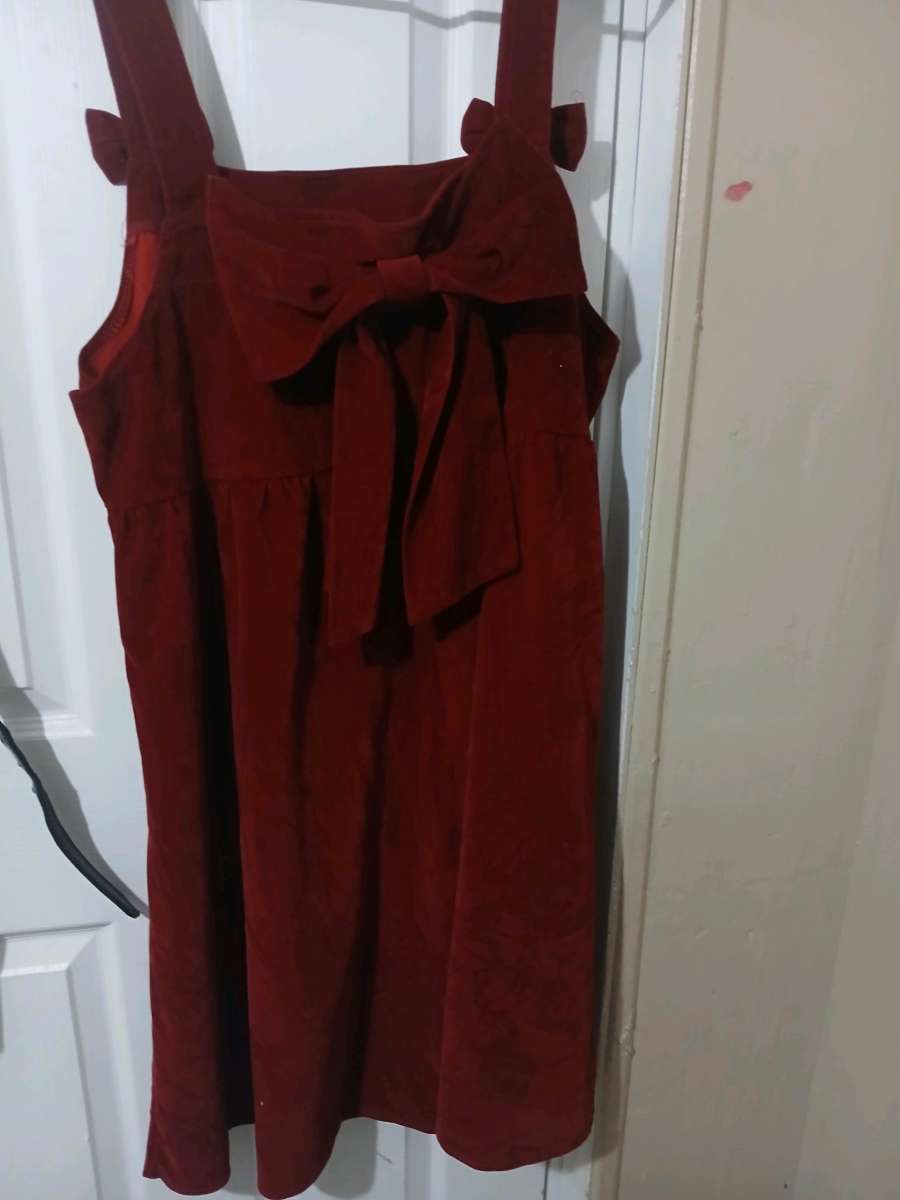 Sleeve less frock with cute bow