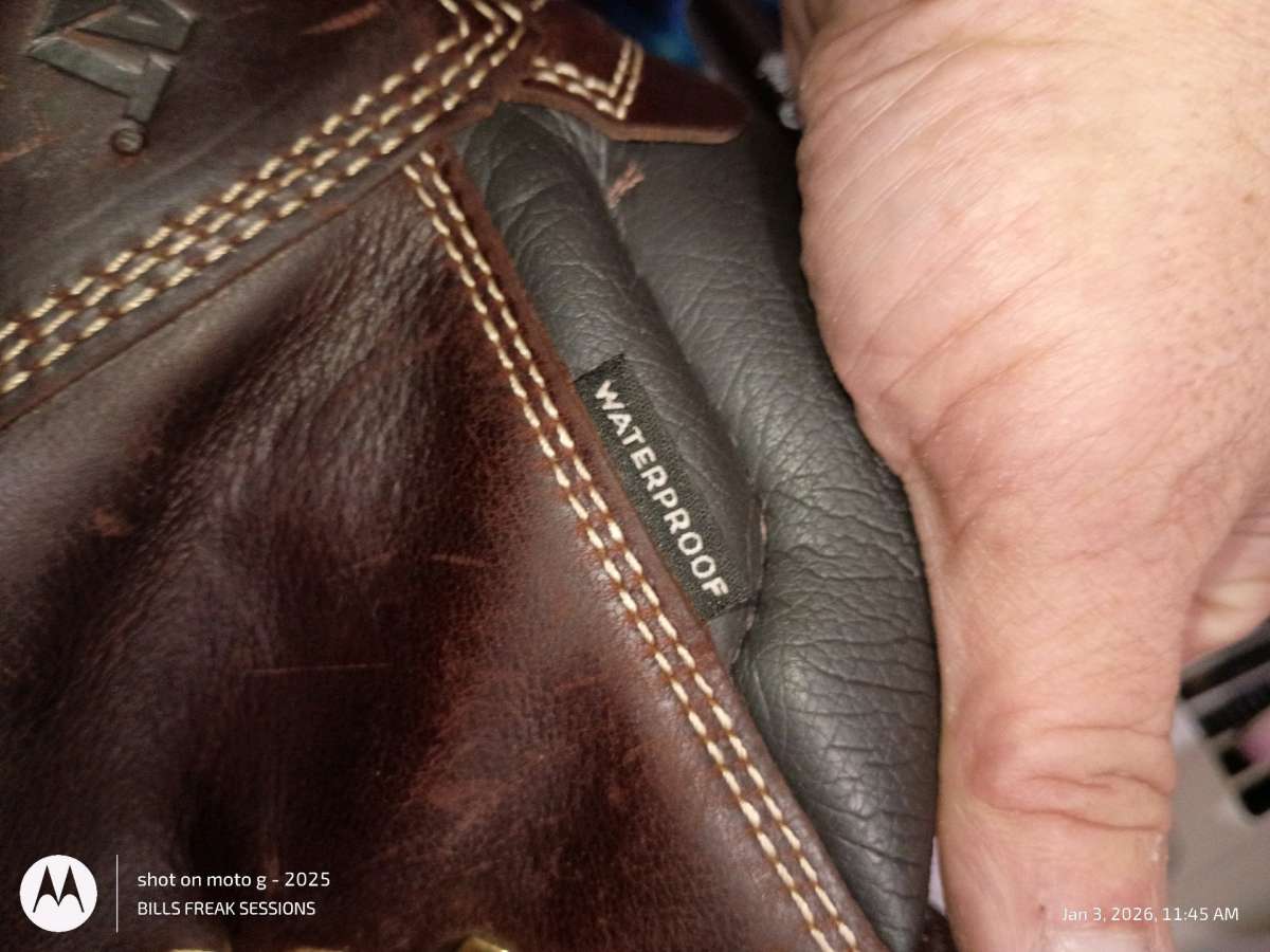 CATERPILLAR WORK BOOTS BRAND NEW WORN ONCE