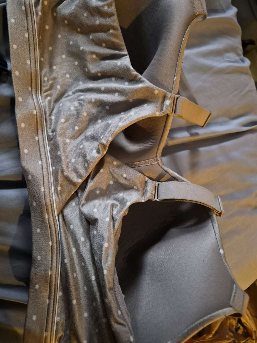 LIKE NEW Cacique Bra 38DD