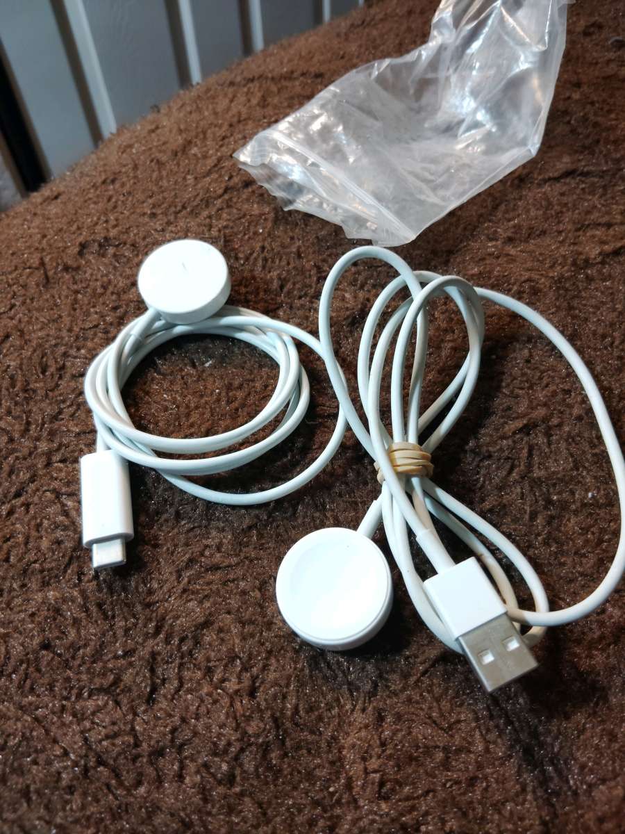 apple watch magnet charger N apple airpods3 left side