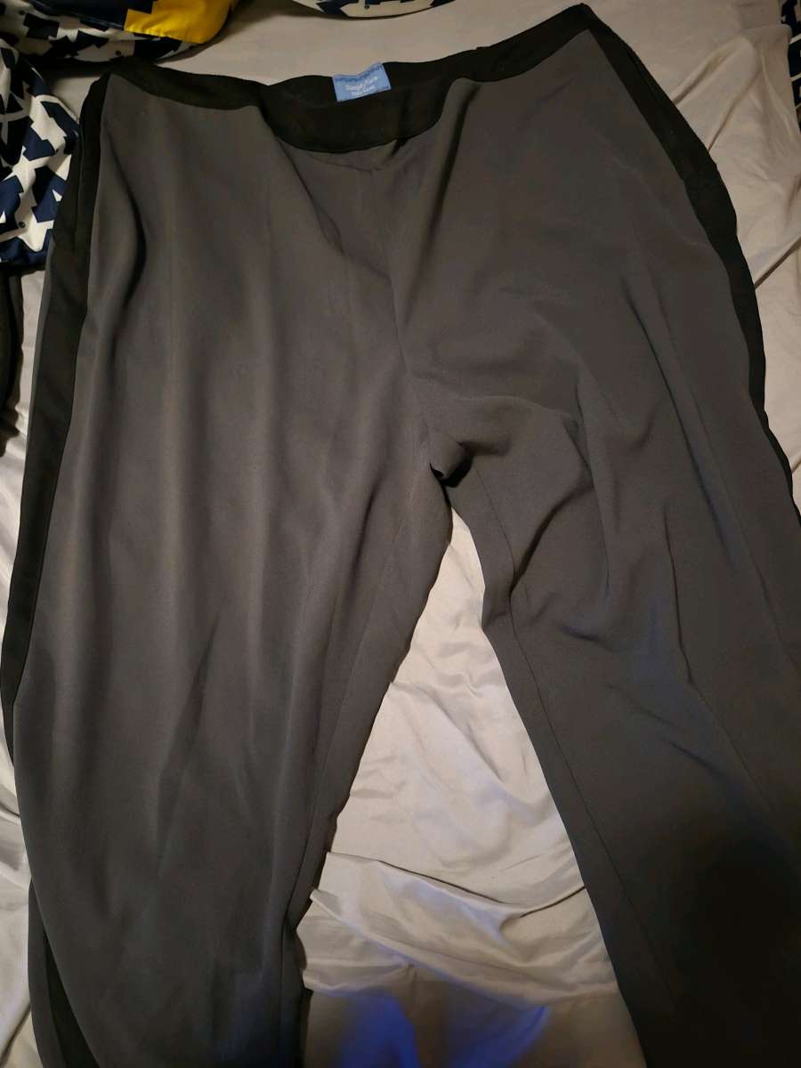 NWOT VERA WANG SimplyVera active pants size XL