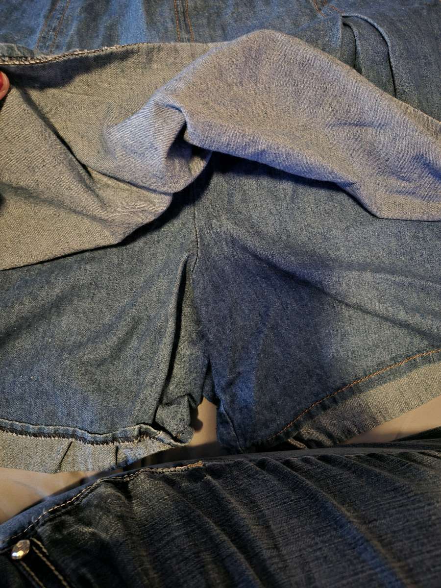 LIKE NEW Diana Marco Jean skort size 14