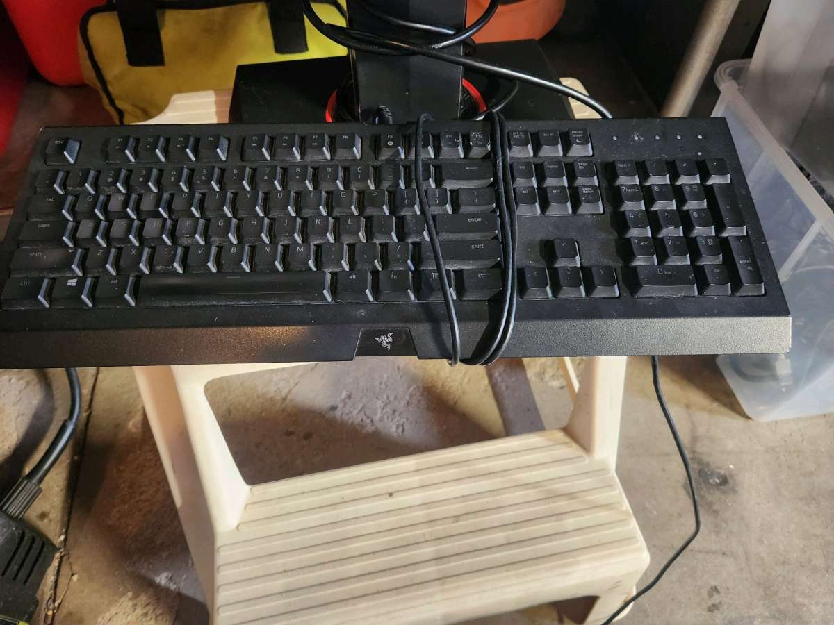 gaming moniter and key board