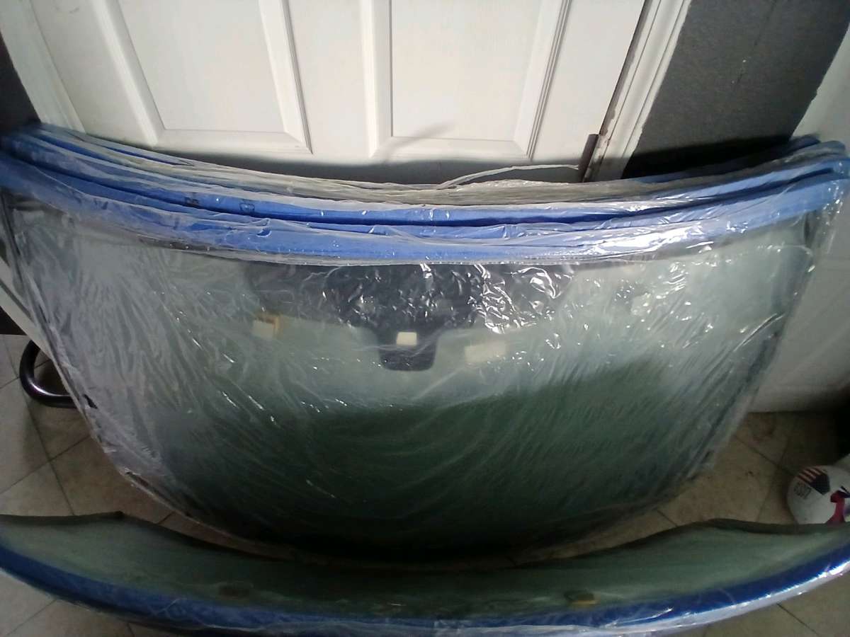 range rover windshield  back gate sunroof