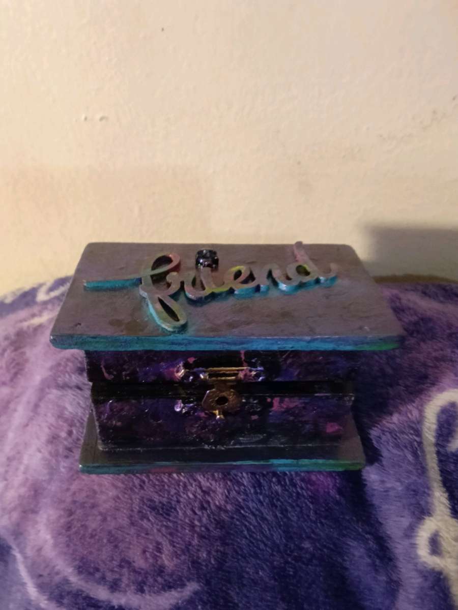 friends trinket box