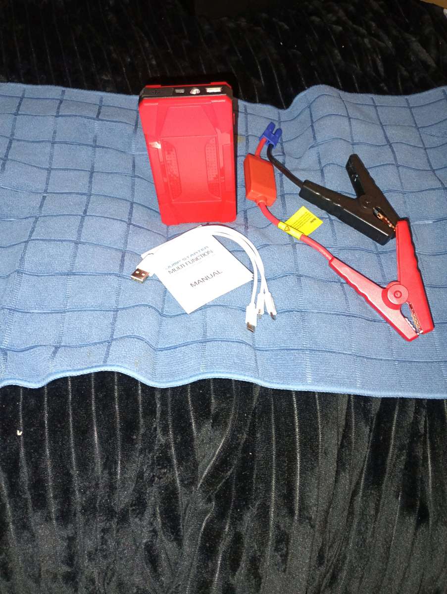 New 2500AMP Rechargable Jump Starter