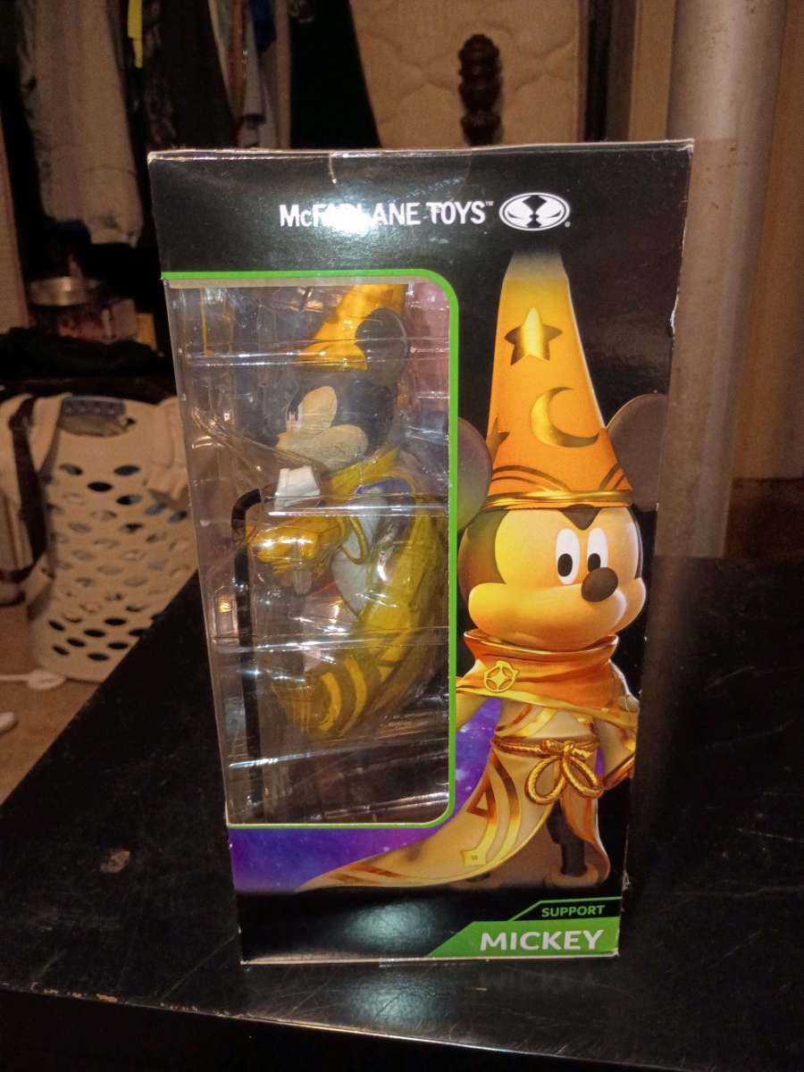 Mickey mouse mirroverse