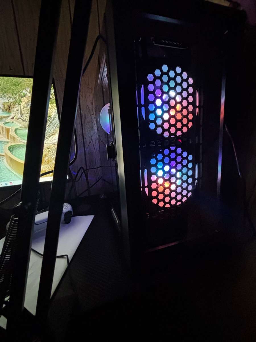 gaming pc and monitor