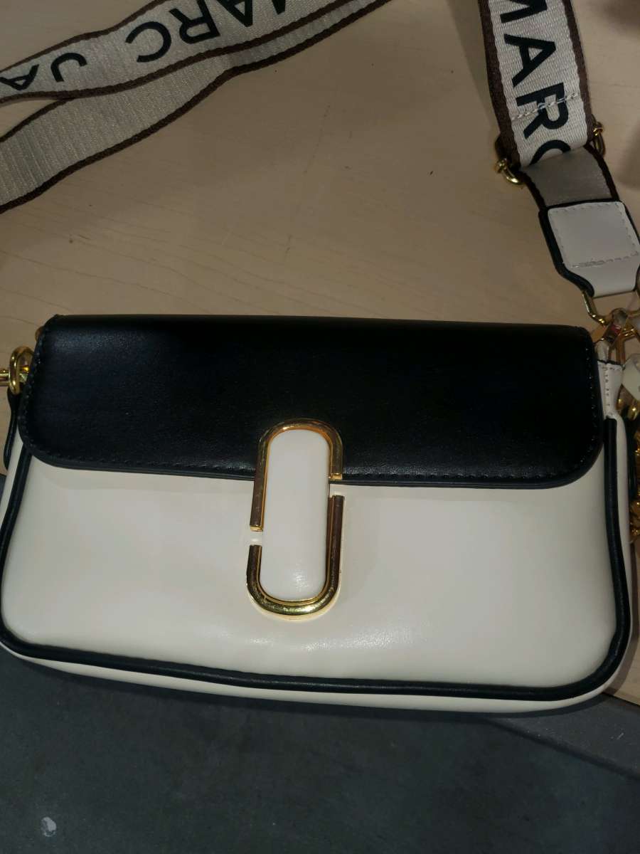 Marc Jacobs Stylish Black and White Crossbody Bag