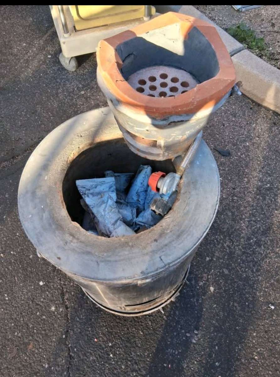 This is a propanefired metal smelting furnace  foundry DIY