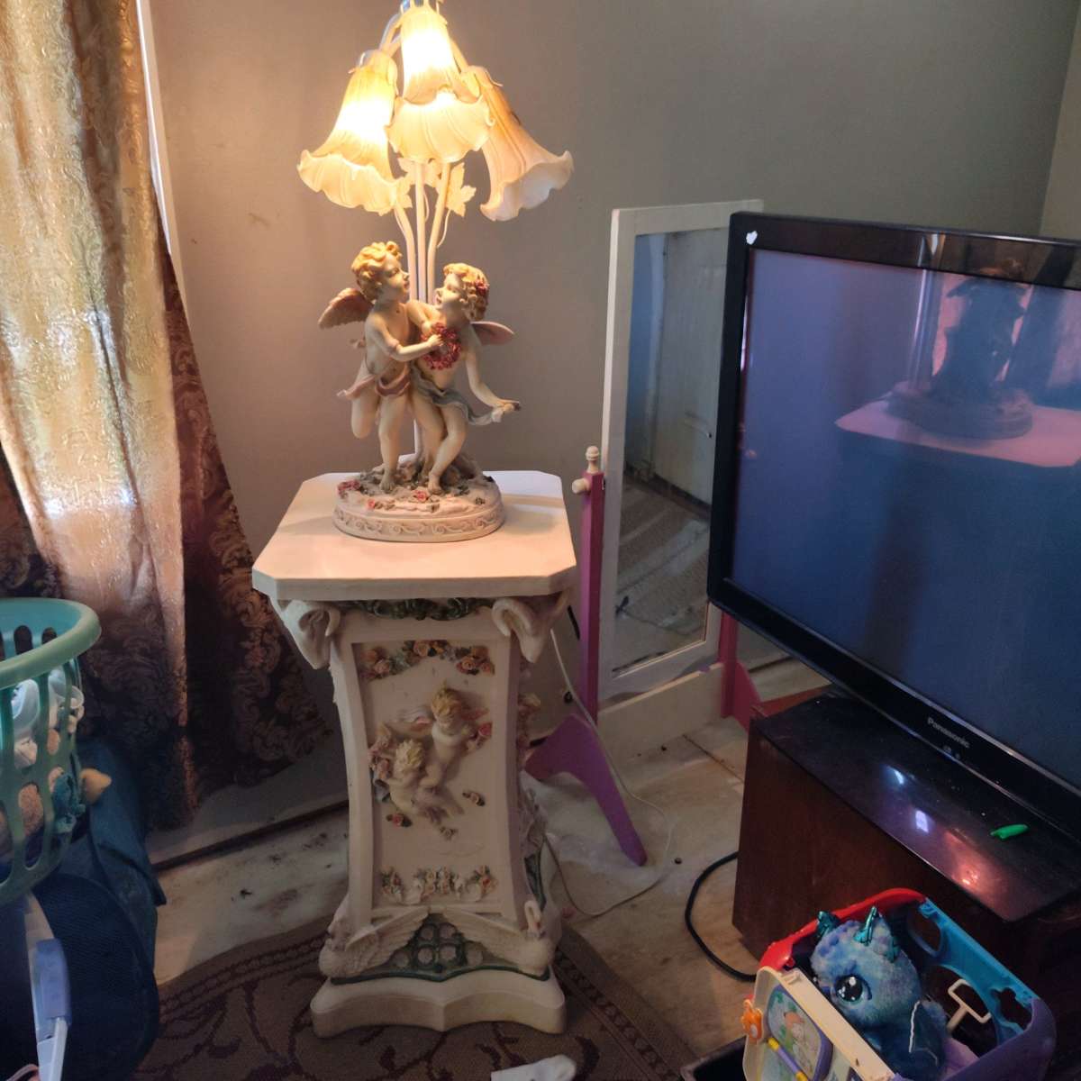 angel lamp with column