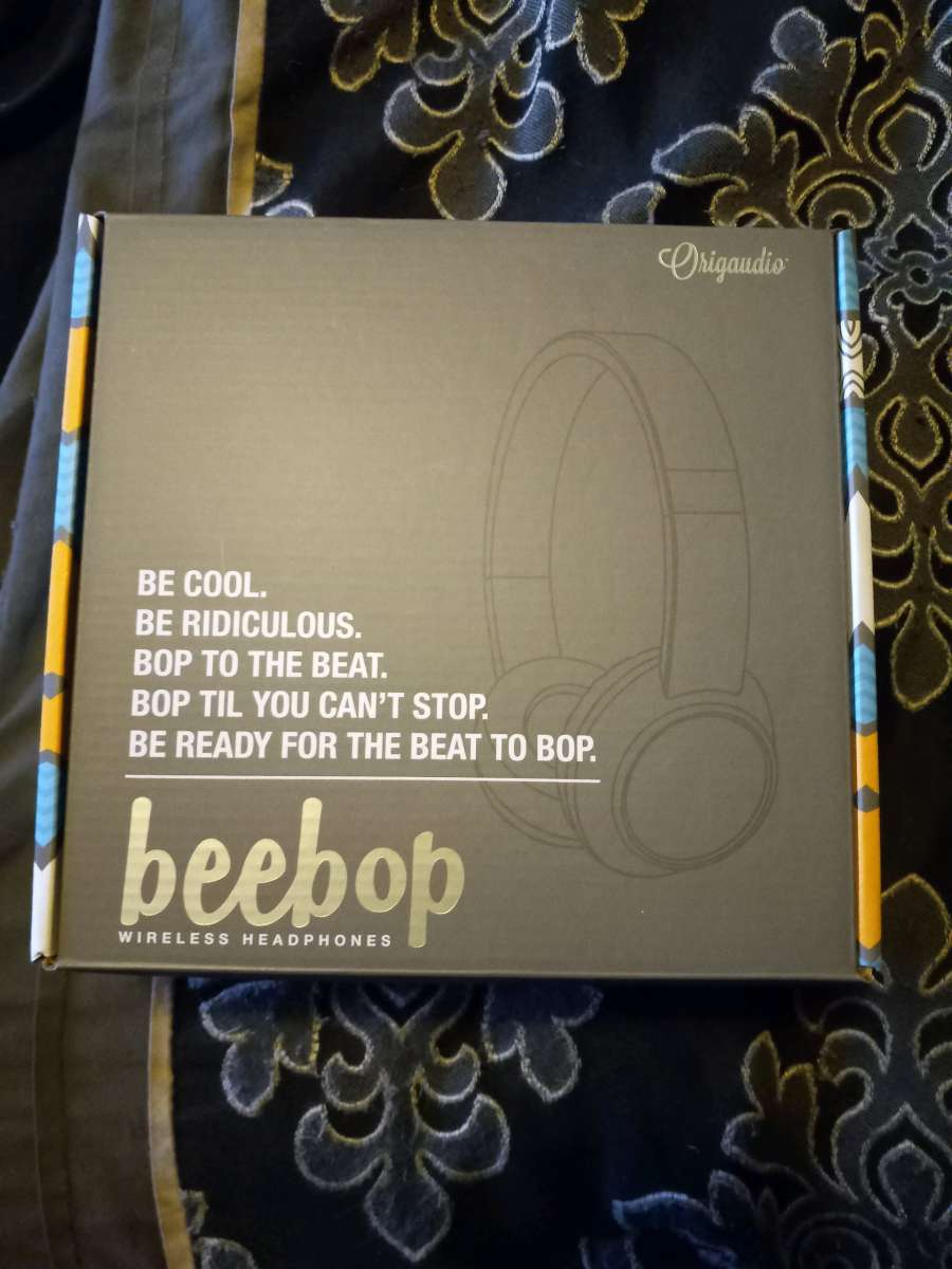 Beebop wireless headphones with Bluetooth connection