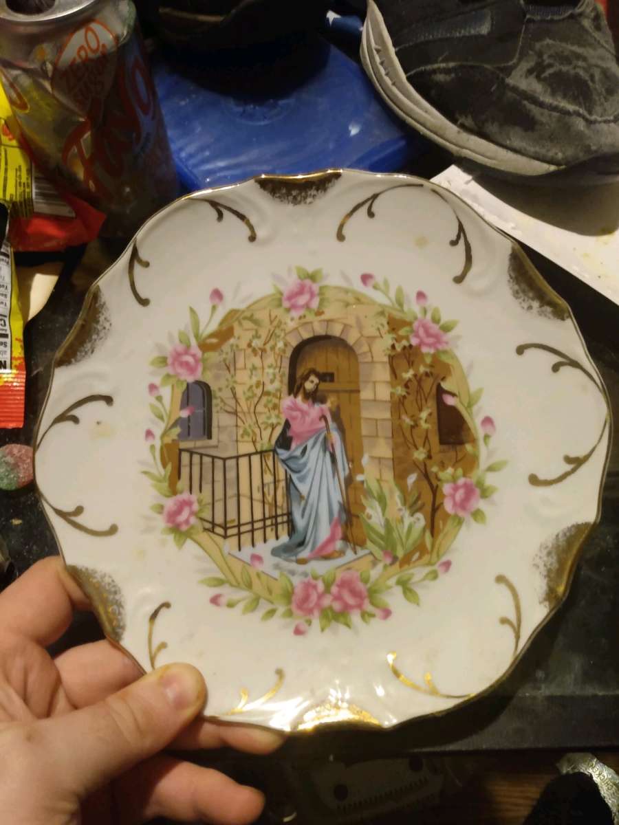 Jesus knocking on the door plate
