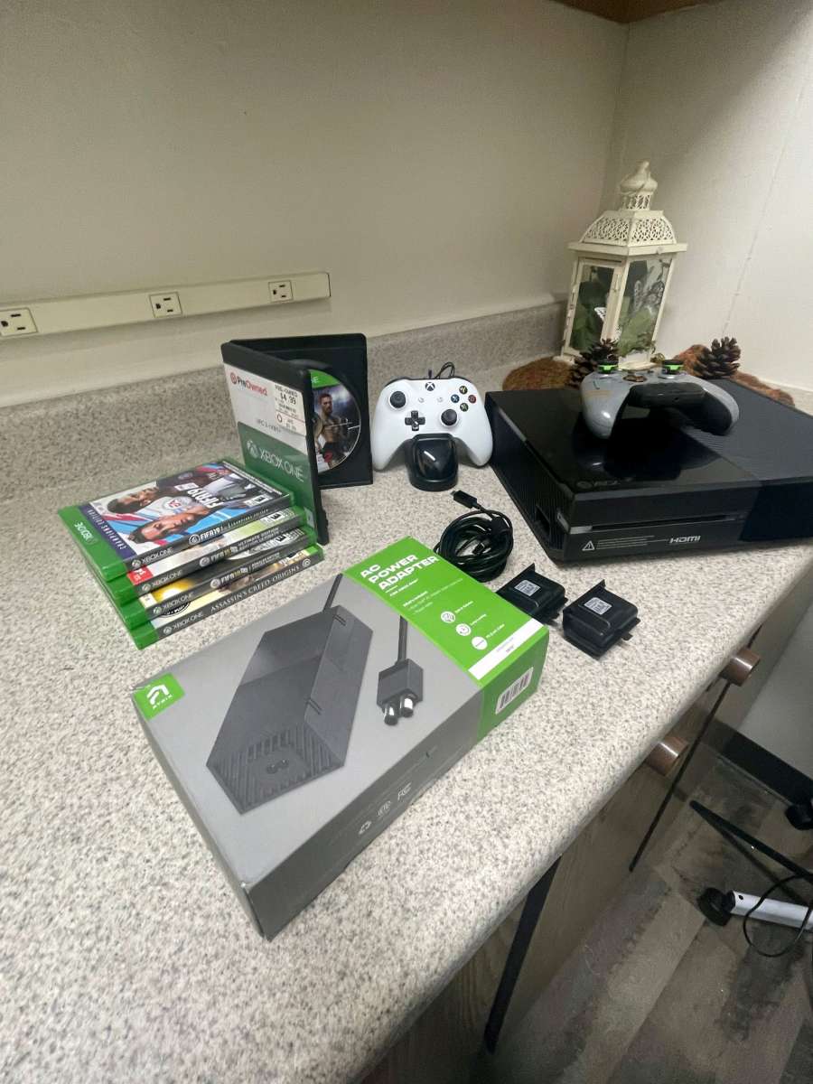 X BOX ONE 2013 CONSOLE 8TH GENERATION