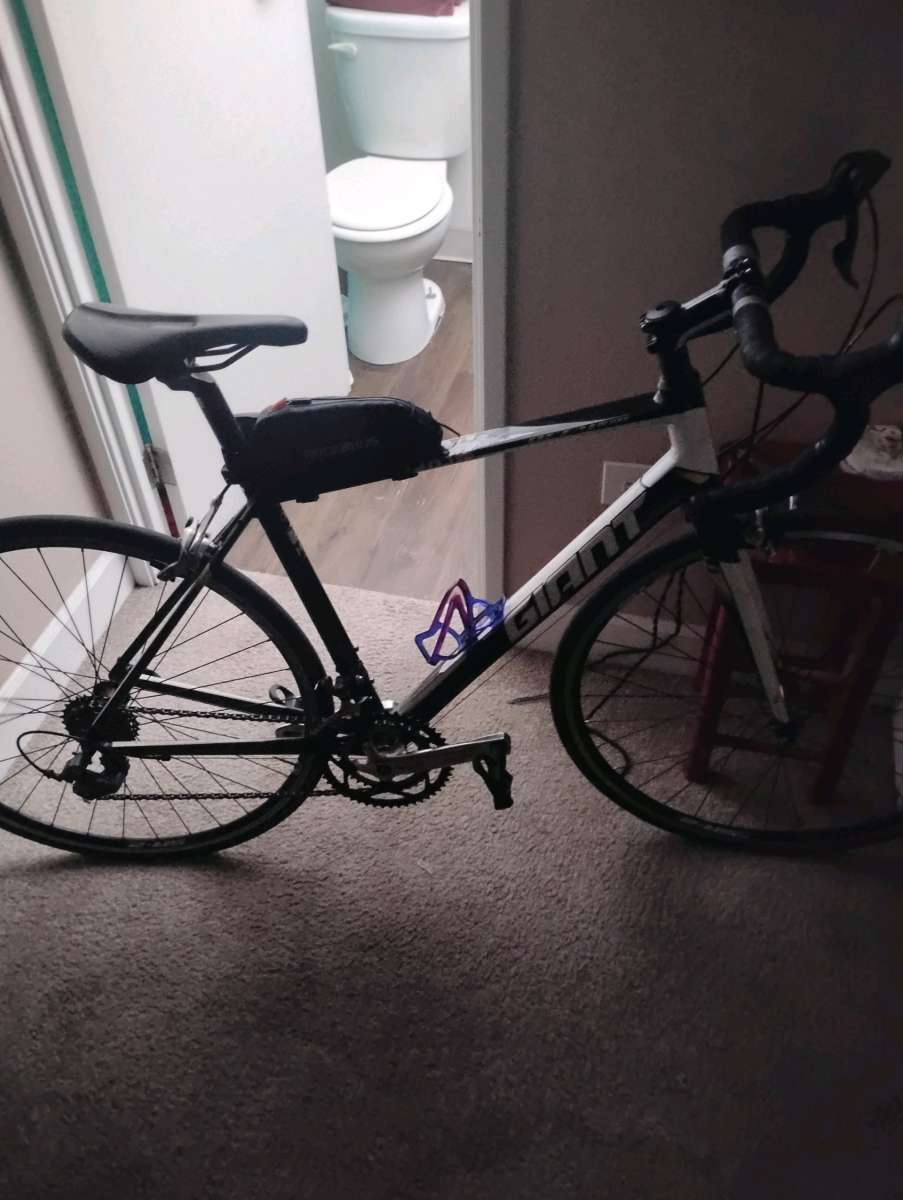 giant defy road bike