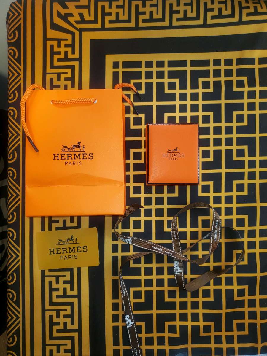 Hernes Gold Necklace with Pink Bag Pendant