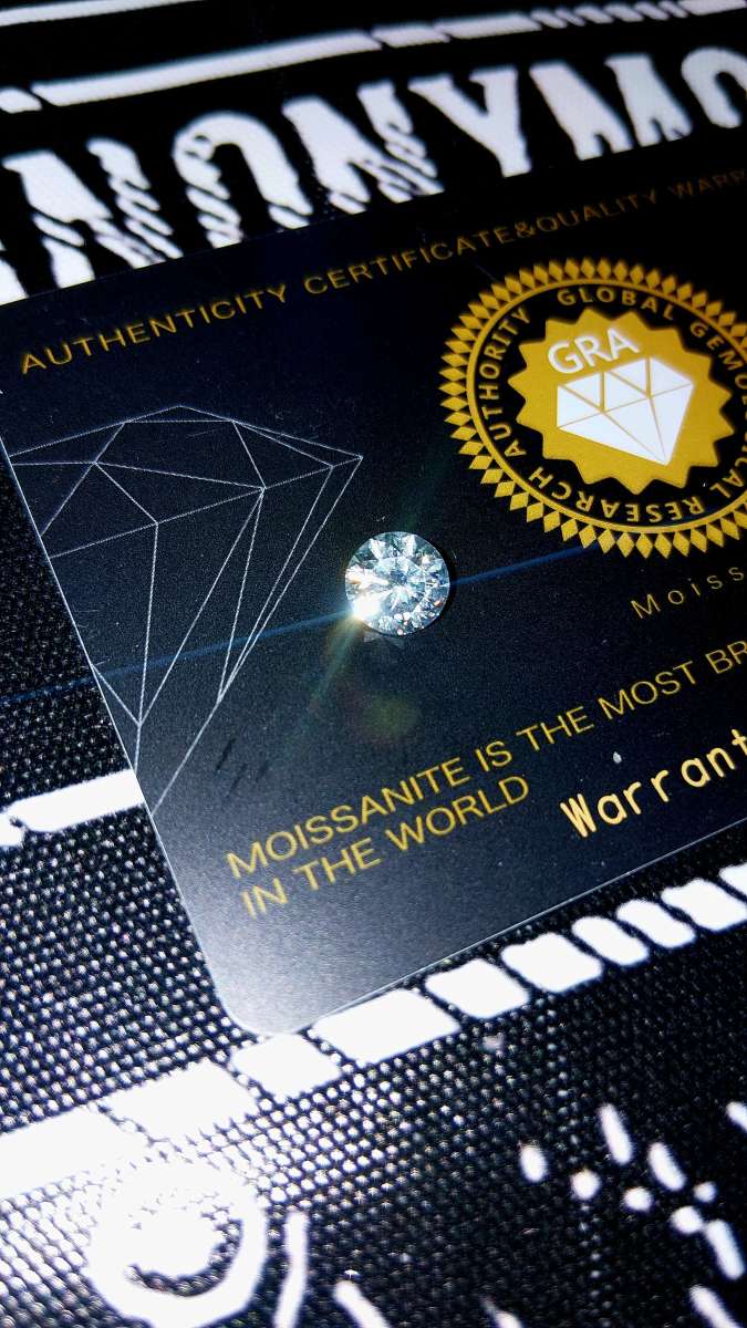 1ct VVS1 D brilliant moissanite certified