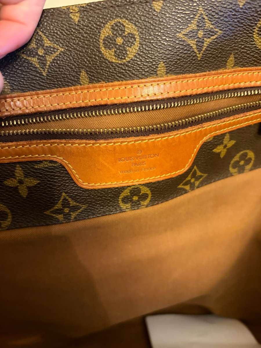 Louis Vuitton monogram sac shopping bag