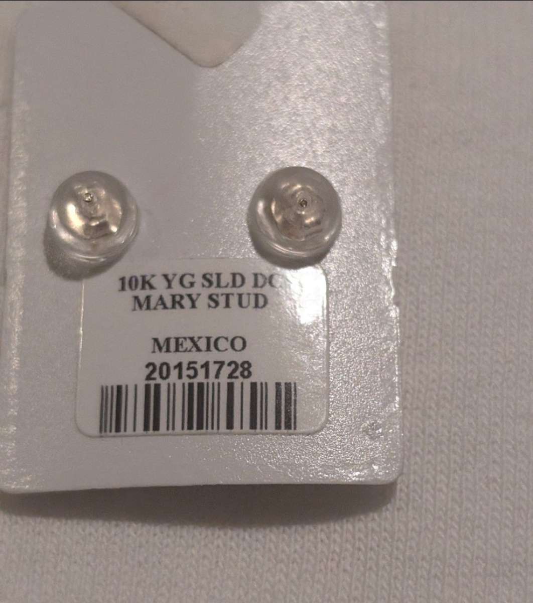 earrings for girl never used gold