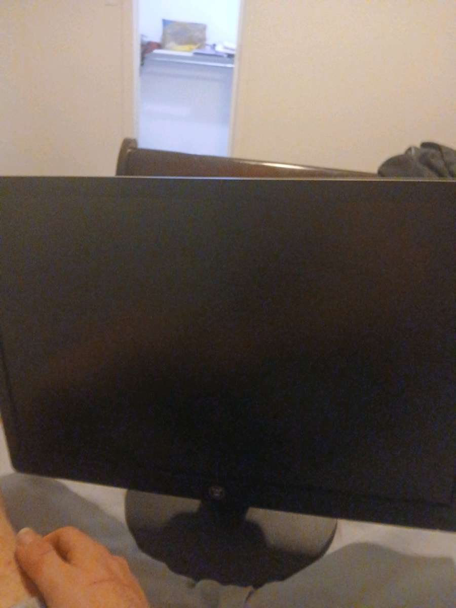 crown computer monitor