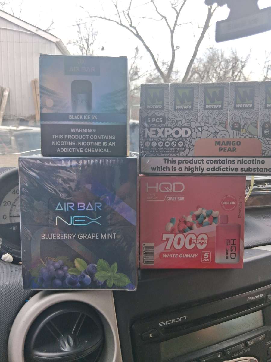 Vapes and gummies 5 a piece or per bag