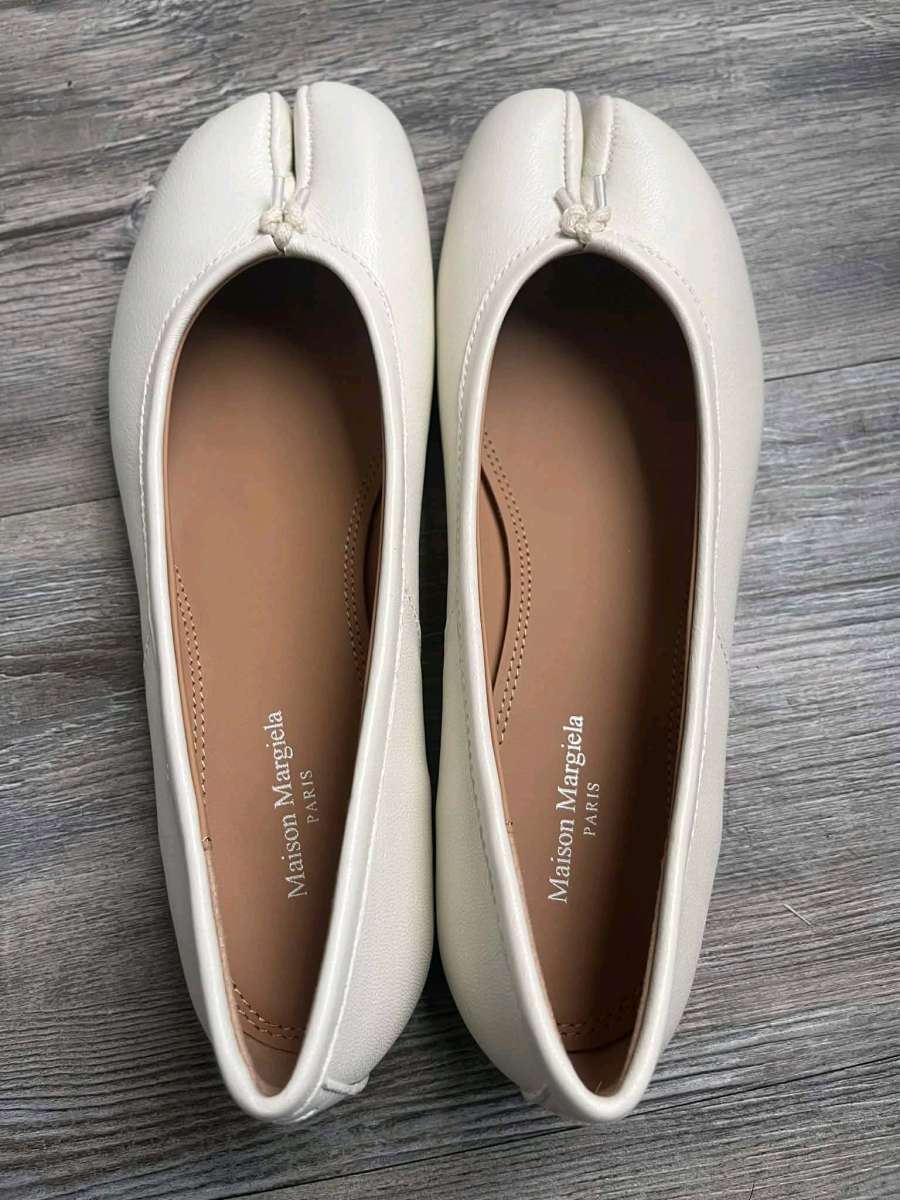 maison margiela tapi flats ballet in white leather size 7US
