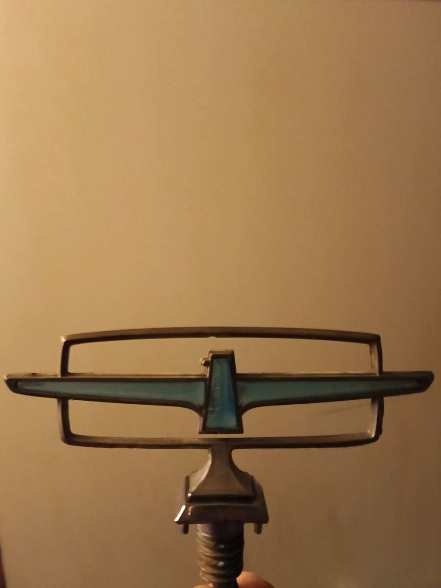 Vintage 77 Ford Thunderbird emblem